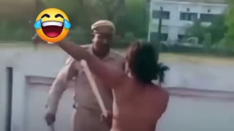 Viral Nude women Beat police