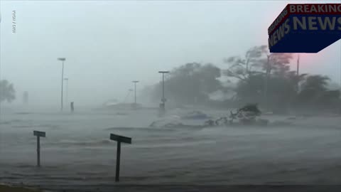 cameraman assists fleeing Florida residents during Hurricane
