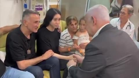 Prime Minister Netanyahu visits the four released hostages in hospital.
