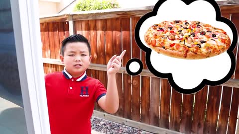 Alex and Eric Pretend Play Pizza Drive Thru Restaurant _ Funny Food Toys Story