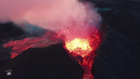 Drone timelapse of an Icelandic volcano