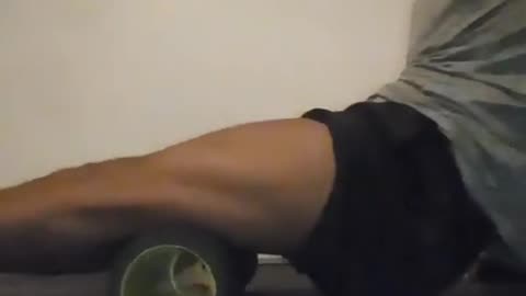 How To Foam Roll Your Hamstring Try It Out (17 March 2023)