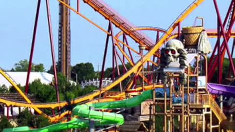 Three people shot at SixFlags Great America inIllinois