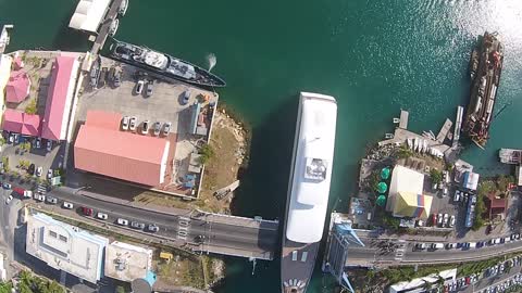 Drone captures Steve Jobs' yacht in the Caribbean