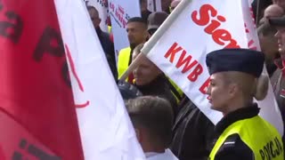 Miners protest against high energy prices, set coal on fire in Warsaw