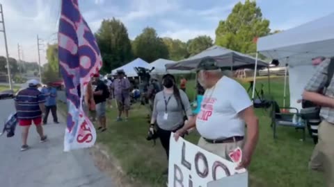 Protesters gather at Fulton County Jail ahead of Trump's surrender