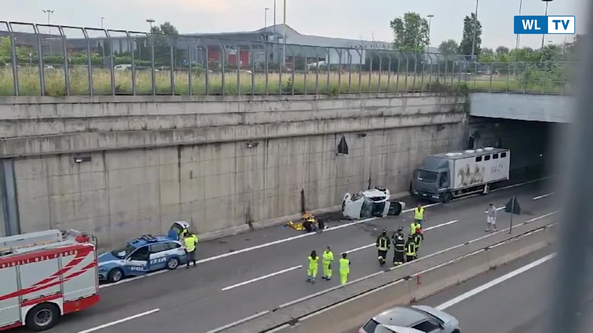 Scontro fra un’auto e un camion sulla A52, due morti e due feriti