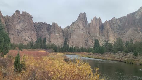 Central Oregon – Smith Rock State Park – Spectacular Canyon in the Rain – 4K
