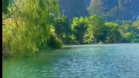 Guilin's landscape is the best in the world, and Yulong River rafting.