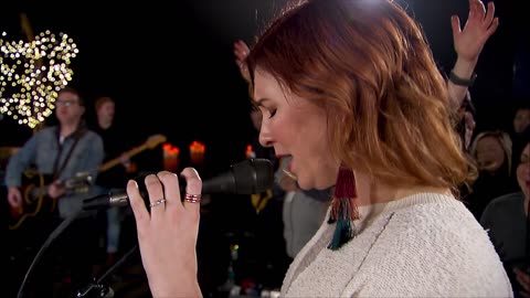 Jesus Paid It All - Kim Walker-Smith | Worship Circle Hymns