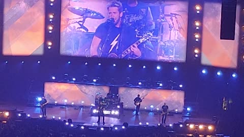 Nickelback - Far Away 8-7-2023 St Paul