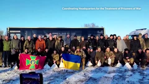 Ukrainian troops sing anthem after prisoner swap
