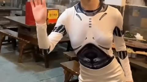 A_Robotic_Waiter_Serves_Food_at_a_Chongqing_Hotpot_Restaurant_in_China!_#tech #1