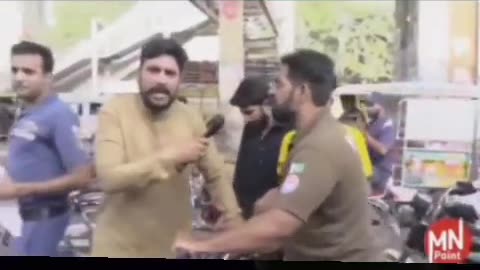 Punjab Police Constable`s & News Reporter Viral Video | Police viral video Pakistan