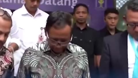 MAHFUD MD SOAL UANG 349 TRILIUN. INI BUKAN KORUPSI TAPI SOAL PENCUCIAN UANG