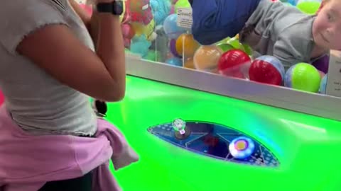 Live Leak~Child Stuck Inside A 🙃Game Machine
