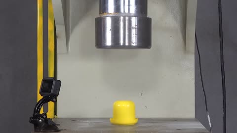 EXPERIMENT HYDRAULIC PRESS