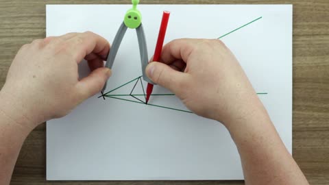 Construir um triângulo homotético com razão (3)