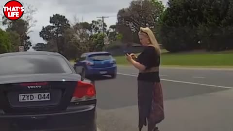 Funny Woman Fails in Traffic / Funny Viral