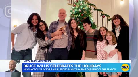 Bruce Willis and Demi Moore appear in photograph with blended family