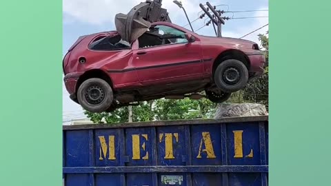 Cars abandoned on the streets of São Paulo being collected for destruction