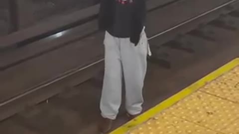 SUBWAY JUMPER