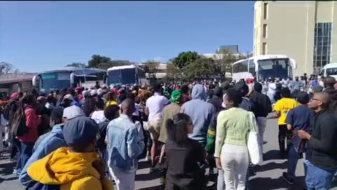 Students march to Parly over payment problems