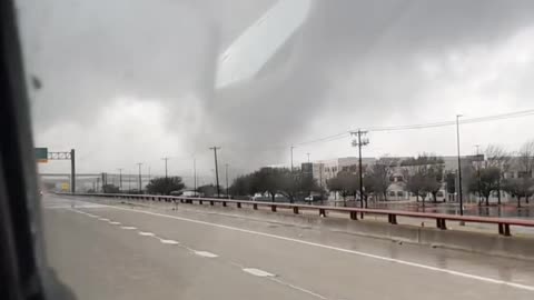 Round Rock Texas Tornado Viewed From Interstate || ViralNEWS