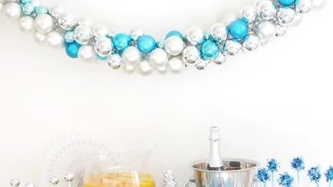 DIY Christmas Baubles Garland | BirdsPartyTricks