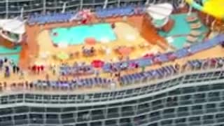 THE LARGEST CRUISE SHIP IN THE WORLD