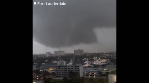 Tornado in Fort Lauderdale Florida 🌴