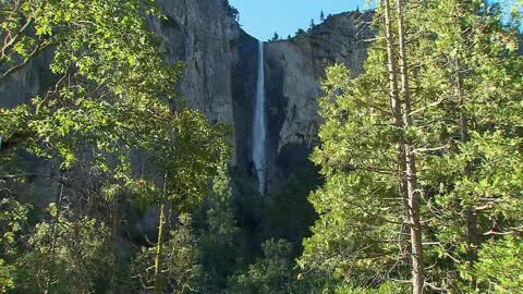 Two people killed by rockfall in Yosemite National Park, sheriff says
