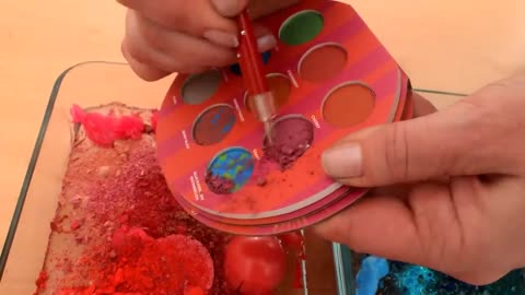 Red vs Blue -Mixing Makeup Eyeshadow into Slime