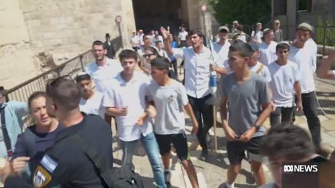 Australian journalist attacked amid violence at Israel’s Jerusalem Day march | ABC News
