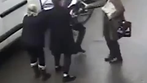Old Woman Refuses To Let Thief Steal From Her