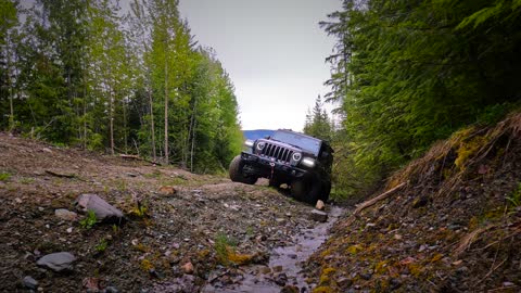 Finally got to use the WINCH .. JEEP 4X4 OFF-ROAD 🍿🍿🍿 #shorts
