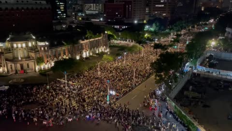 Taiwan Protests: It's 8:45 PM, and organizers say 80,000+ have shown up for a rally