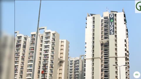 Gaur City 4th Avenue Ready to Move Dream Flats