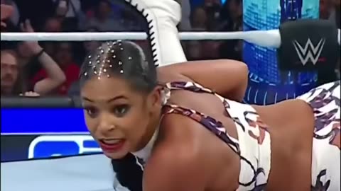 Bianca Belair & Charlotte Flair coexist for the win #smackdown