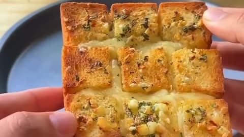 Cheesy Pull Apart Garlic Bread🍞🍞🥖🥖