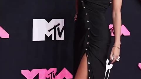 Taylor Swift is showing up in style at the #VMAs.