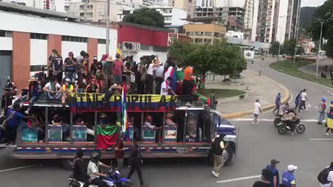 En directo: Avanza caravana de la Minga Indígena en Bucaramanga