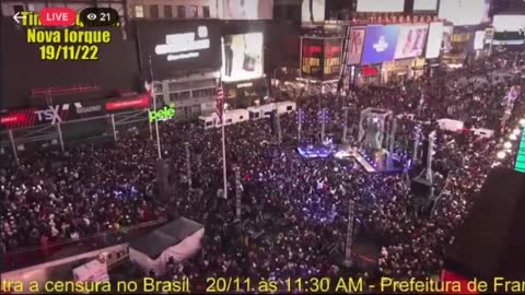 A massive crowd of Brazilians chanting “Lula, you thief, your place is in jail” at Times Square