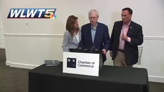 Mitch McConnell freezes up again while answering questions