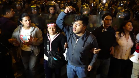 Anti-government protests turn violent in Peru