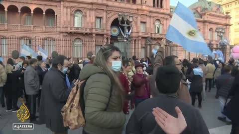 Argentine president urges unity as anti-government protests build