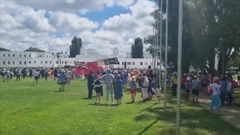 Protesters & truckers are now at the doors of the Parliament House in Canberra, Australia!