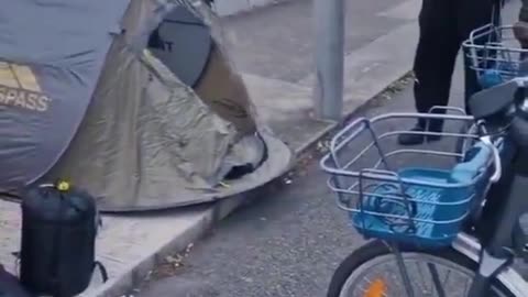 Migrants from Palestine come to IRELAND .. to sleep in tents on the street.......