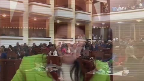 Ermonela Felajn e 'lëshojnë' nervat, shan live me mikrofon hapur