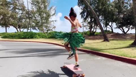 Hawaii Longboarding with Sofia (Longboard Dancing & Freestyle)